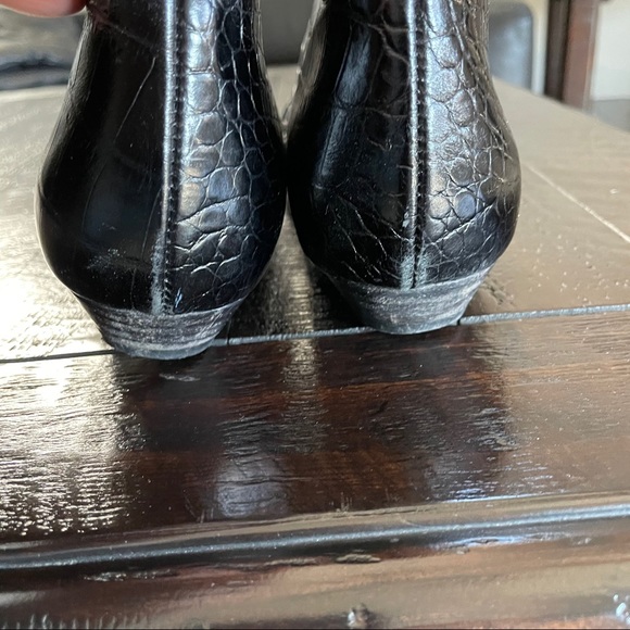 Boots - Picture 8 of 9